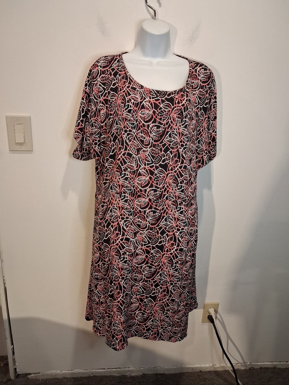 Sarah Bibb Size Xl Short Sleeves Midi Dress In Floral Print POCKETS